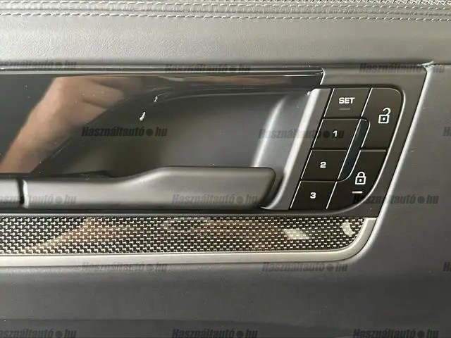 Porsche Cayenne 4x4 4,0 349 kW 349kW Automatik Baujahr 2024, schwarz, 5.000 km, Deutschland — Foto 15 von 15