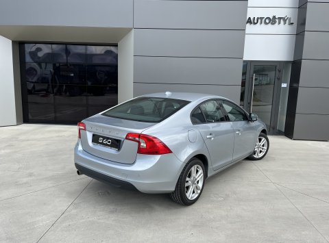 Volvo s60 Schaltgetriebe Baujahr 2012, 184.000 km, Slowakei — Foto 7 von 38