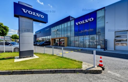 Volvo XC40 2,0 145 kW Automatik Baujahr 2026, Slowakei — Foto 9 von 12