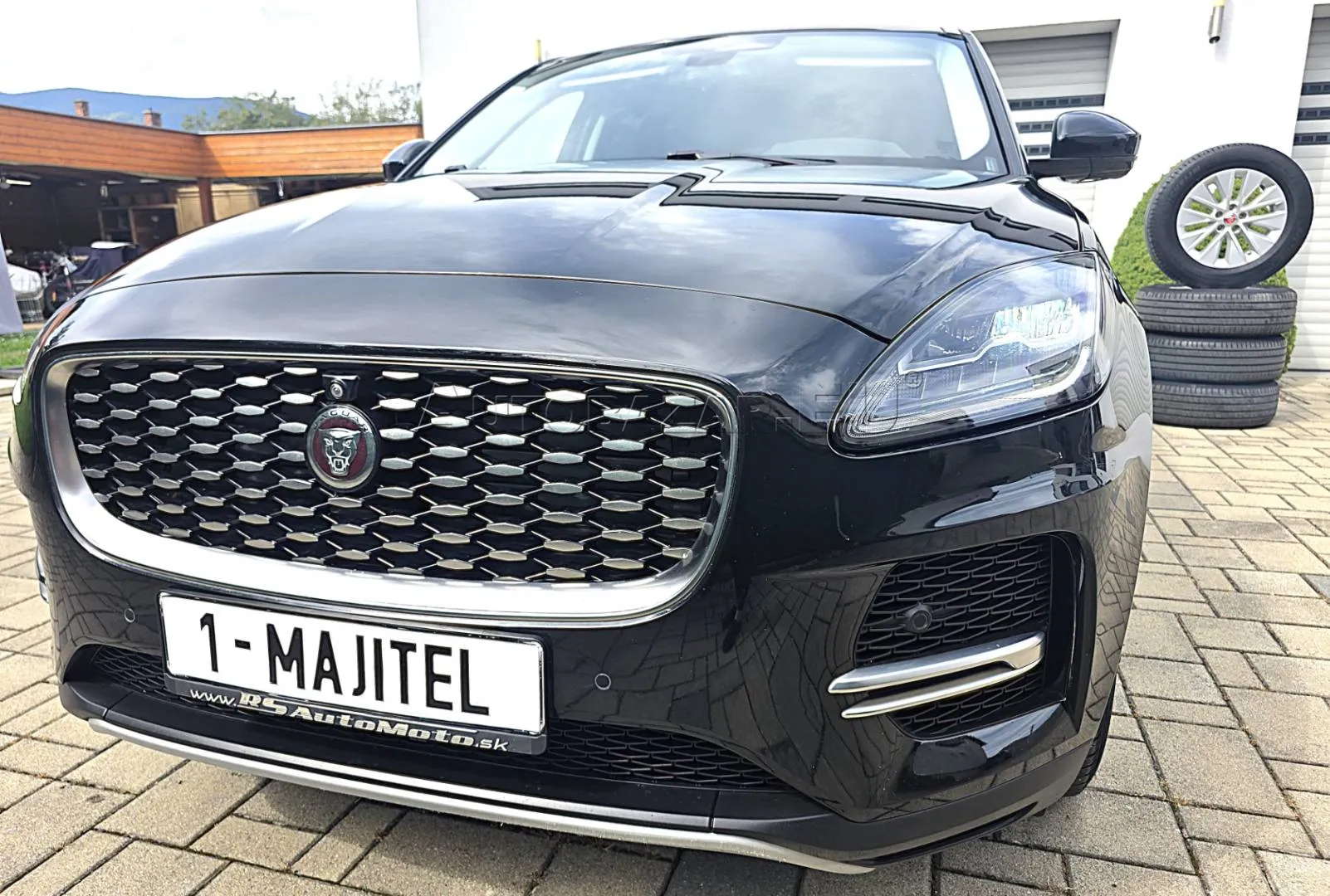 Jaguar E-Pace 2,0 147 kW Automatik, 106.136 km, Slowakei — Foto 4 von 60
