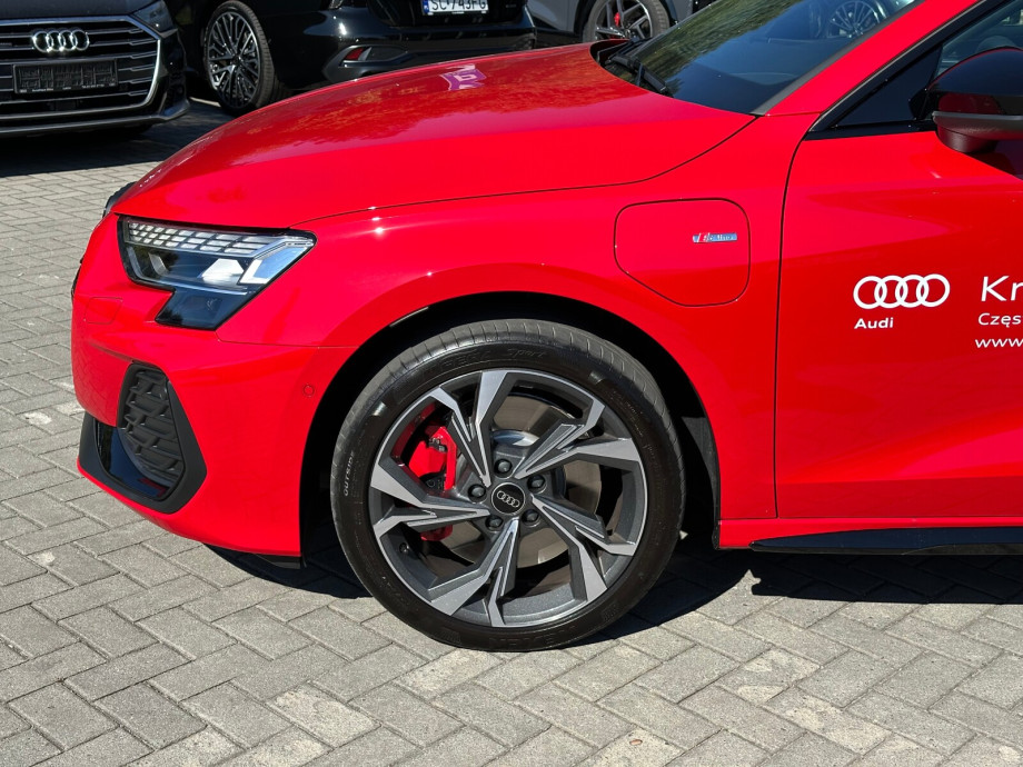Audi A3 TFSI 200 kW Automatik Baujahr 2025, czerwony, 21.000 km, Polen — Foto 4 von 8