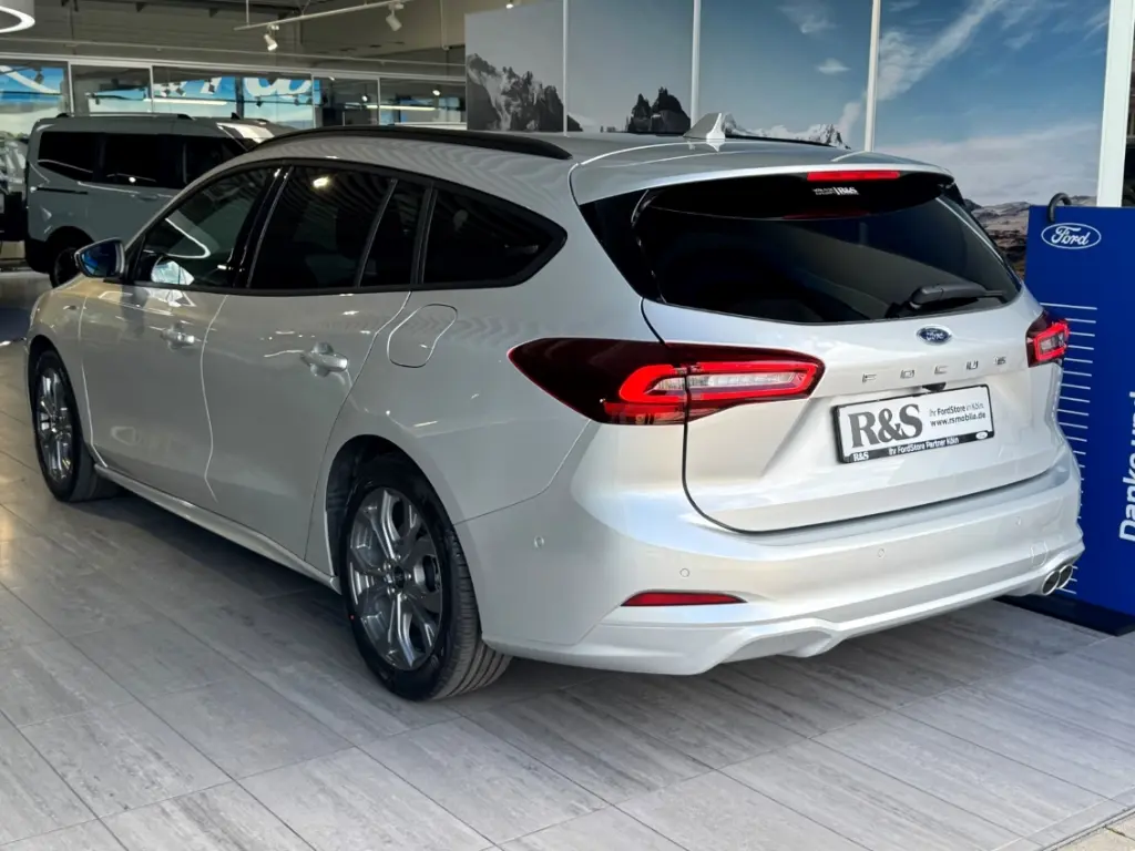 Ford Focus 1,0 114 kW Automatik Baujahr 2026, silber, 10 km, Deutschland — Foto 4 von 28