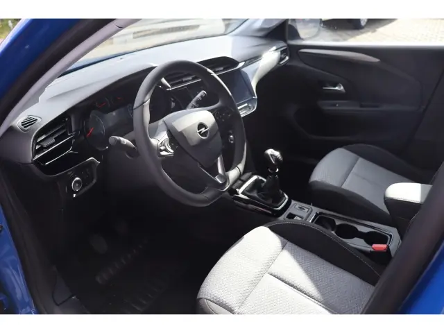 Opel Corsa 1,2 74 kW 1.2T Schaltgetriebe Baujahr 2025, blau, 99 km, Deutschland — Foto 9 von 35