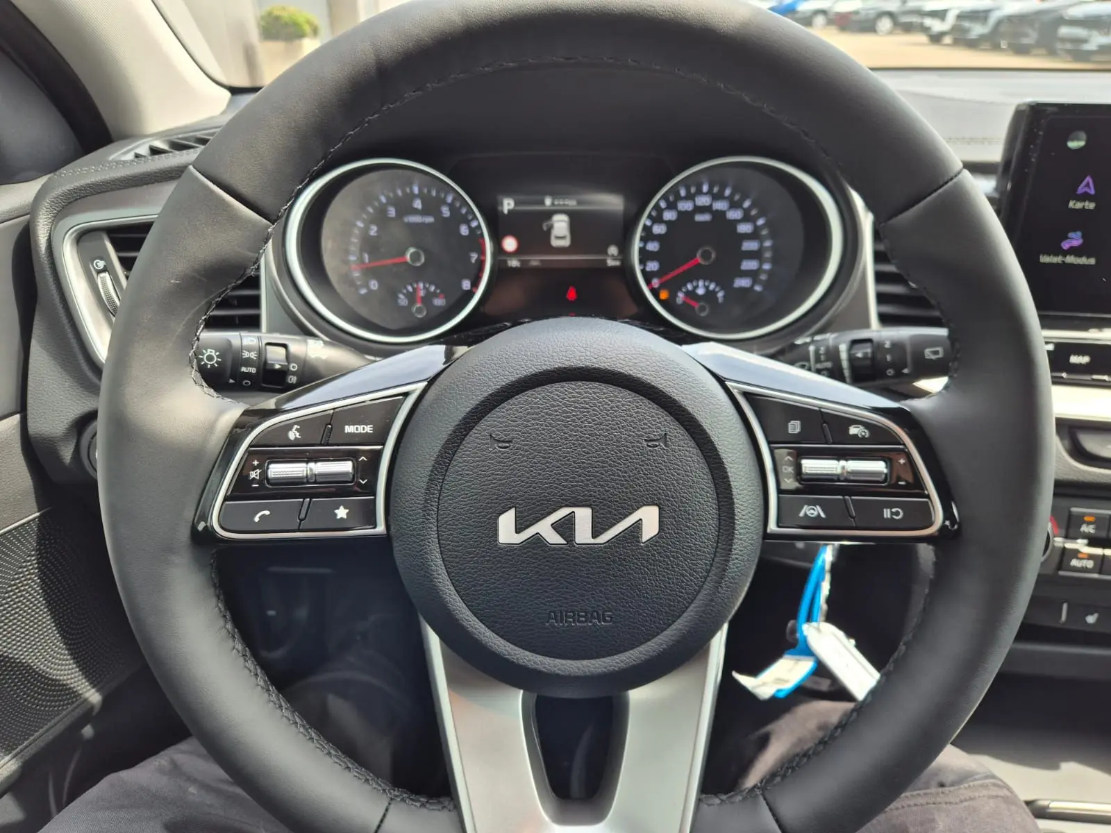 Kia Xceed 110 kW 1.6 T-GDi Automatik Baujahr 2026, blau, 2 km, Deutschland — Foto 15 von 26