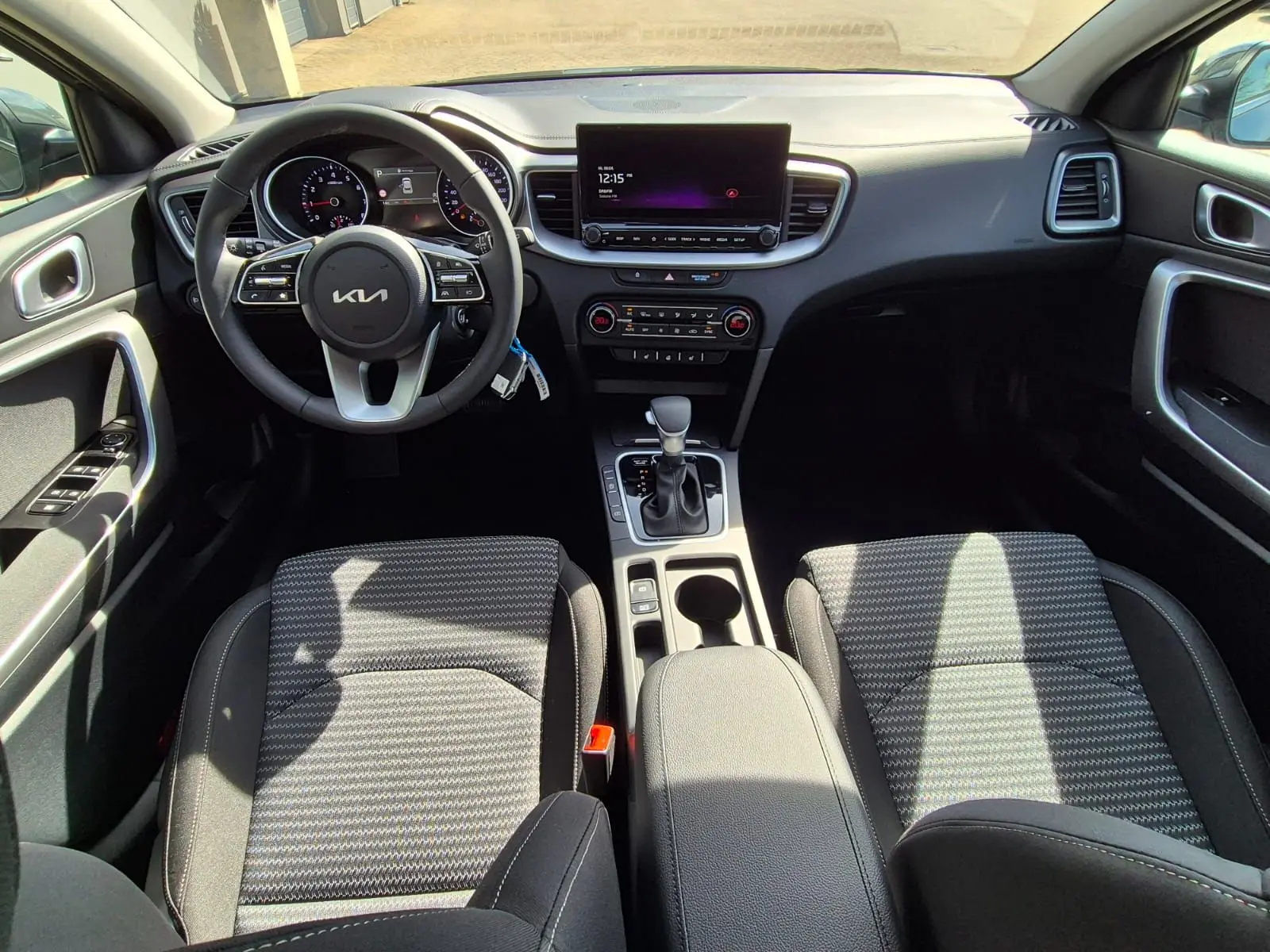 Kia Xceed 110 kW 1.6 T-GDi Automatik Baujahr 2026, grau, 2 km, Deutschland — Foto 10 von 24