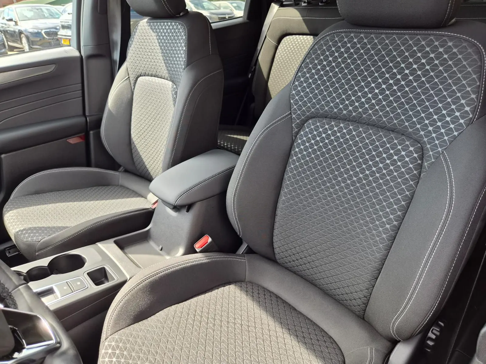 Ford Kuga 2,5 178 kW PHEV Automatik Baujahr 2026, blau, 2 km, Deutschland — Foto 15 von 32
