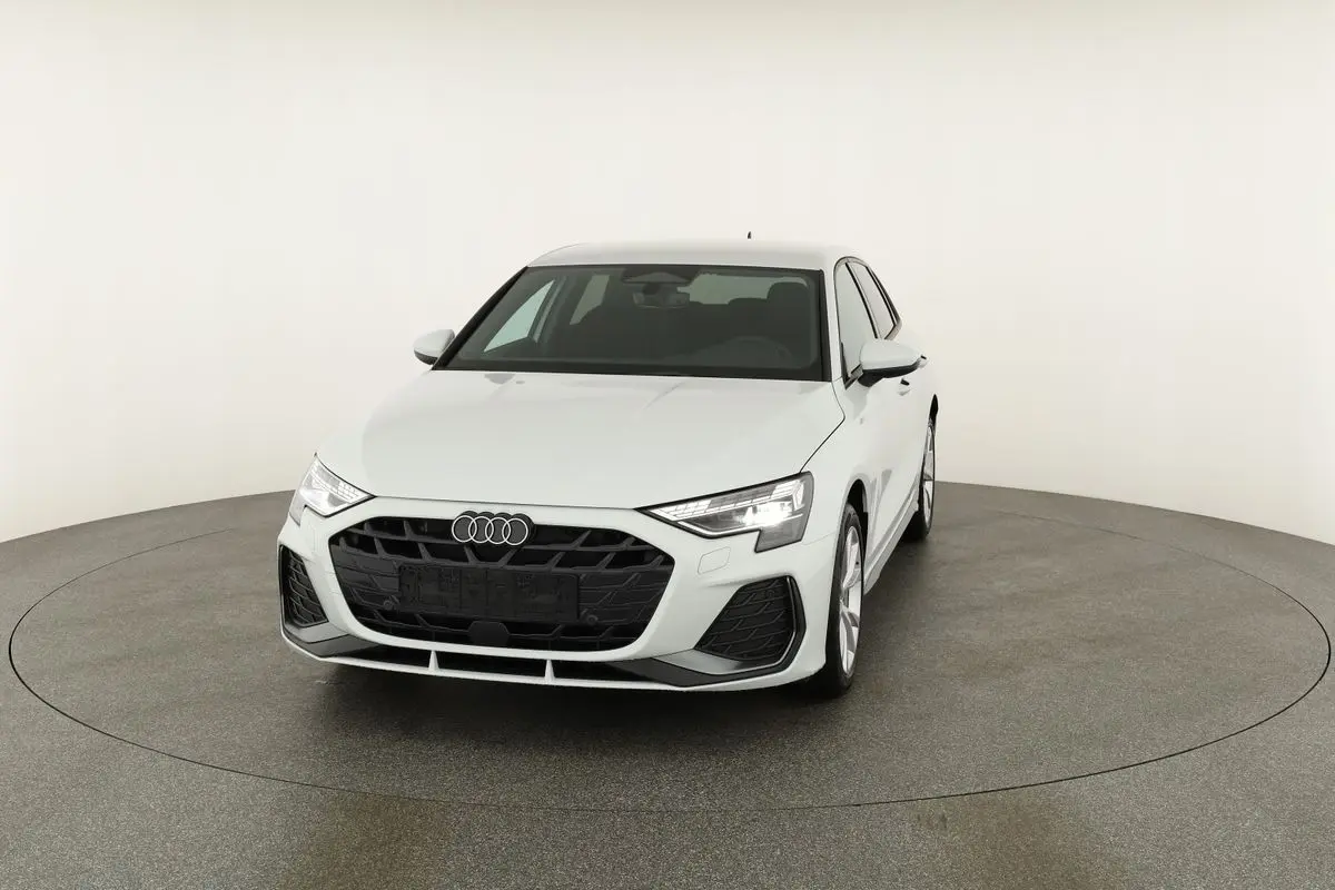 Audi A3 1,5 110 kW TFSI Automatik Baujahr 2026, weiß, 10 km, Deutschland — Foto 14 von 40