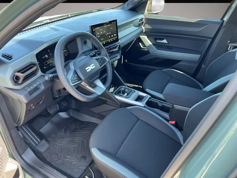 Dacia Duster 1,6 104 kW Automatik Baujahr 2026, grün, 15 km, Deutschland — Foto 4 von 5