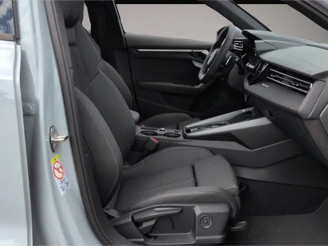 Audi A3 2,0 110 kW TDI Automatik Baujahr 2026, grau, 16 km, Deutschland — Foto 5 von 5