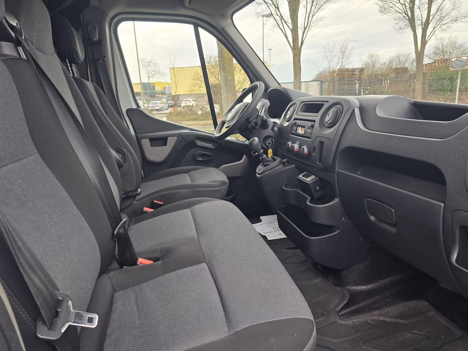 Renault Master 3,5 96 kW 3,5t dCi 130 Schaltgetriebe Baujahr 2017, 94.858 km, Deutschland — Foto 9 von 18