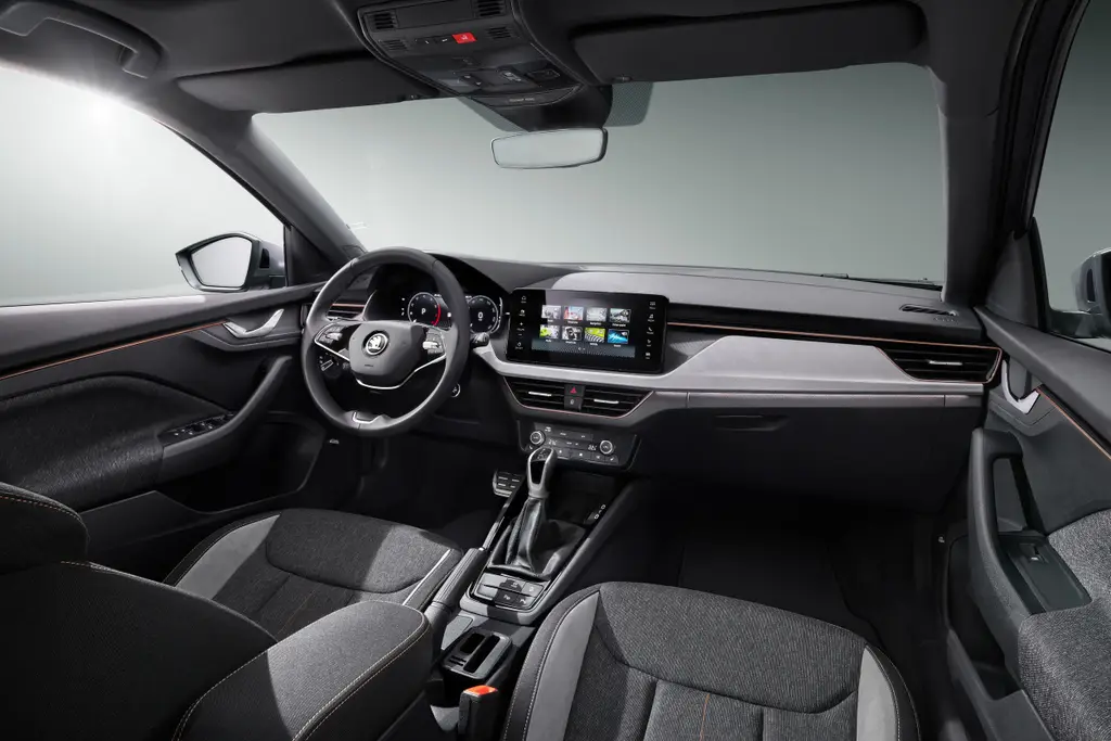 Škoda Scala Monte Carlo 1,0 TSI Schaltgetriebe, Österreich — Foto 6 von 11