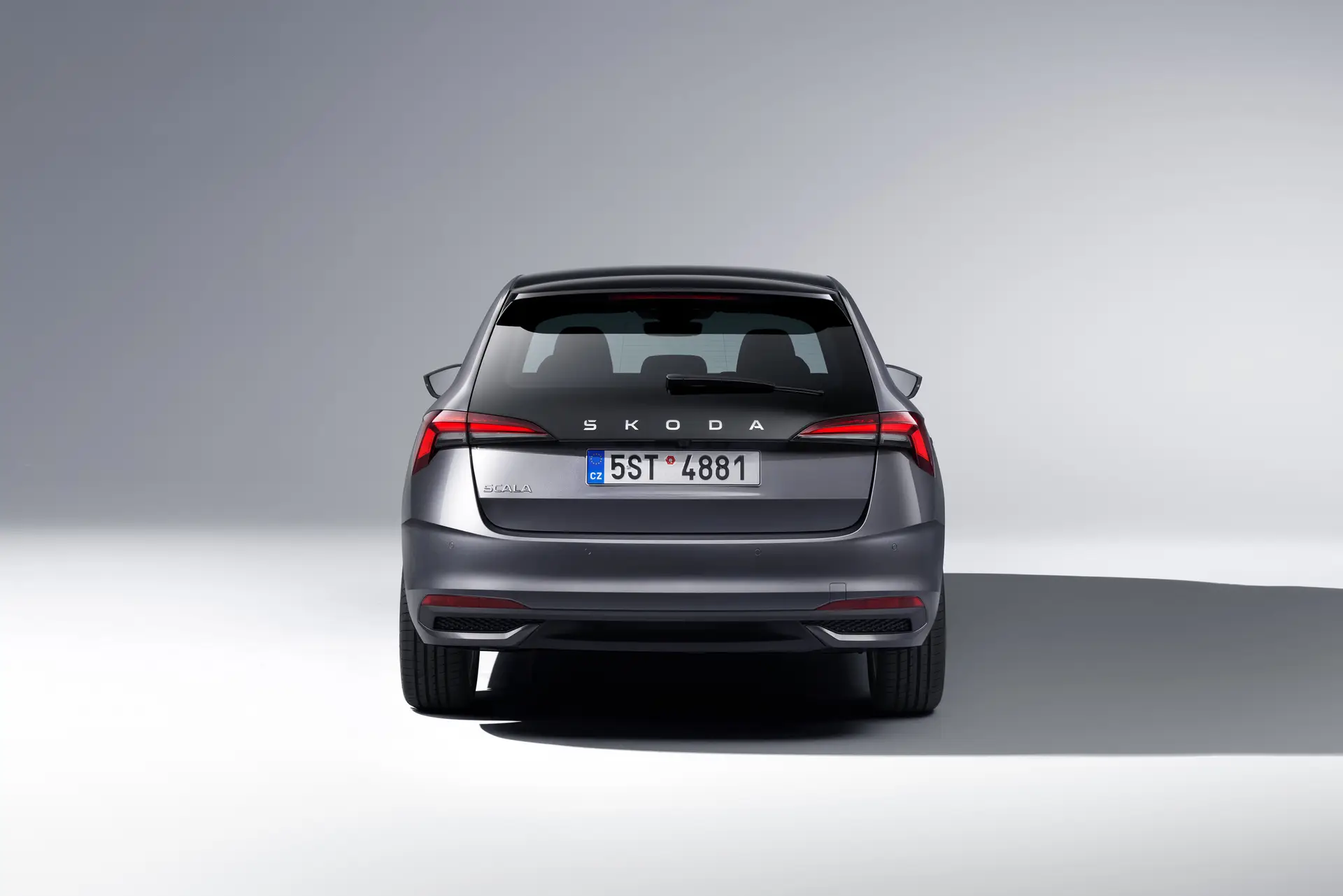 Škoda Scala Monte Carlo 1,0 TSI Schaltgetriebe, Österreich — Foto 8 von 11