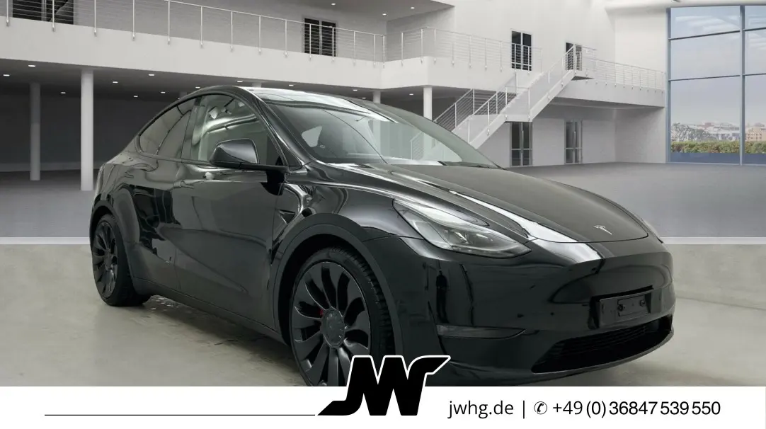 Tesla Model Y 4x4 393 kW Automatik Baujahr 2022, schwarz, 100.000 km, Deutschland — Foto 2 von 12