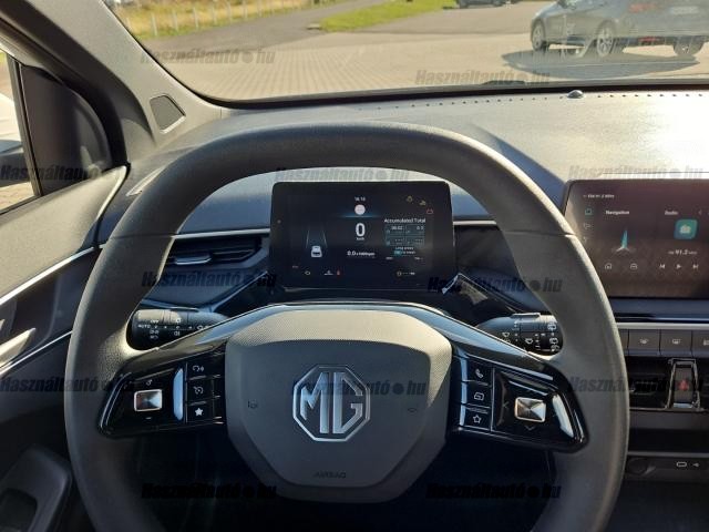 MG MG3 Schaltgetriebe Baujahr 2024, 100 km, Deutschland — Foto 12 von 27