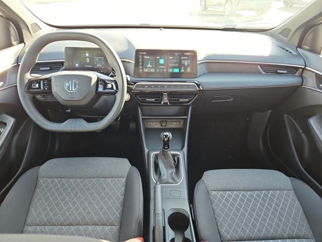 MG MG3 Schaltgetriebe Baujahr 2024, 100 km, Deutschland — Foto 13 von 27