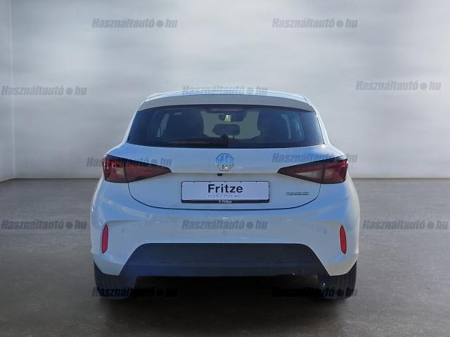 MG MG3 Schaltgetriebe Baujahr 2024, 100 km, Deutschland — Foto 5 von 27